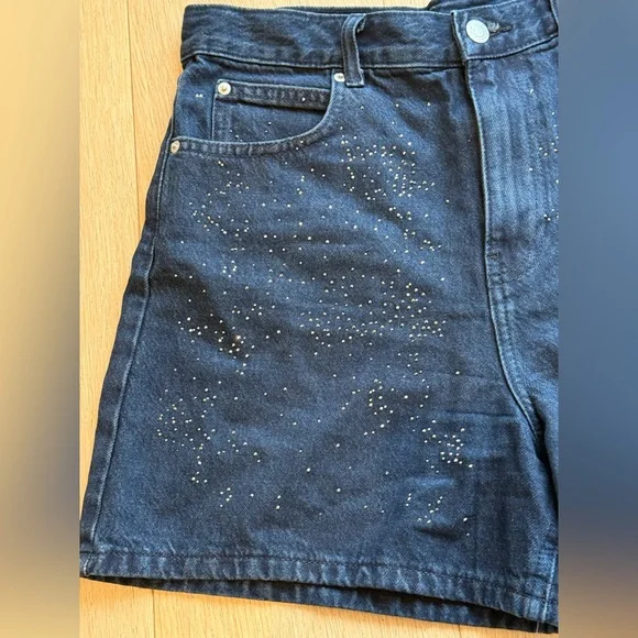 ZARA Rhinestone Studded Denim Shorts BNWT Dark Wash Size 6 Sparkle - Picture 3 of 7